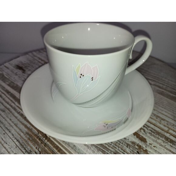 Replacement: Fine China Cup & Saucer - Pink/Purple Tulip Design (Japan) (Set 2) - Picture 2 of 4